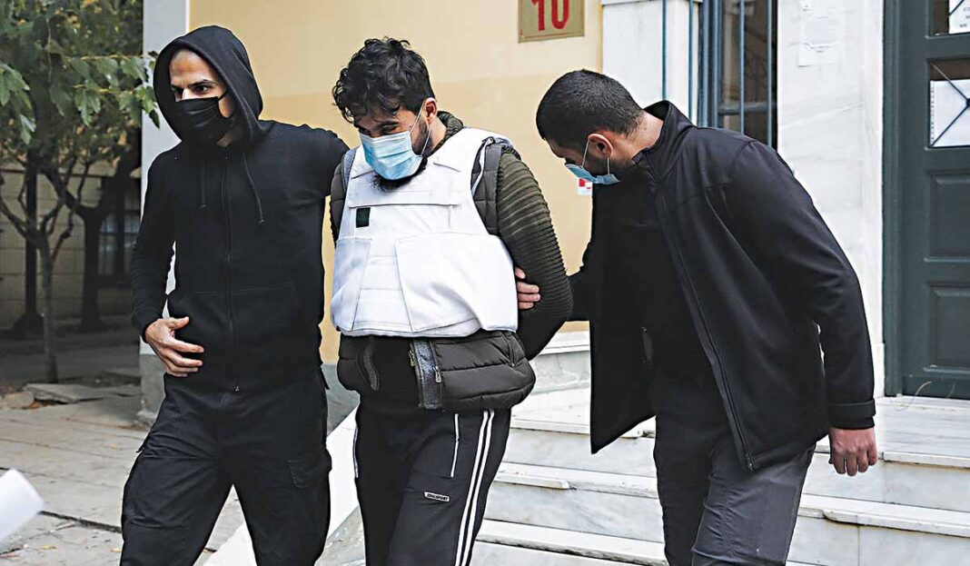 Τσάκωσαν «τέρας» του ISIS στη δομή του Ελαιώνα σε καβγά με άλλους αλλοδαπούς
