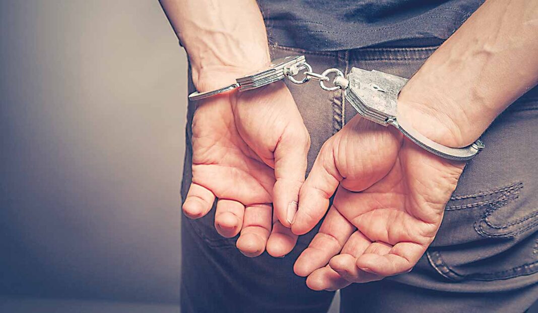 Η ΕΥΠ διερευνά τη δράση 45χρονου Καναδού που ζούσε παράνομα στη Λέσβο με Αφρικανούς και Γερμανούς