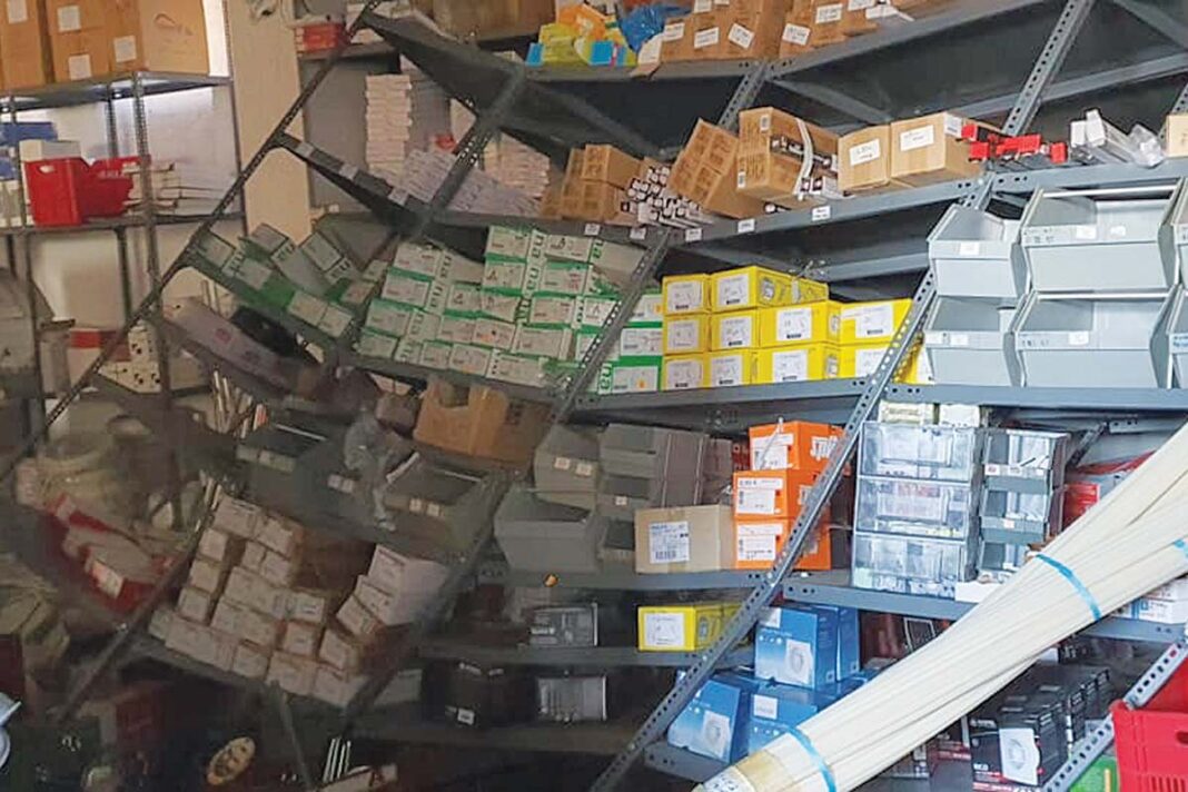 Άγριο πλιάτσικο σε καταστήματα της Σάμου από μετανάστες μετά τον εφιαλτικό σεισμό