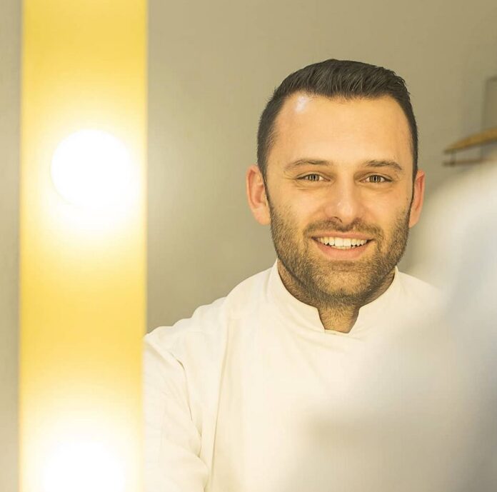 Ο pastry chef Κωνσταντίνος Συμεωνίδης απογειώνει τη σοκολάτα