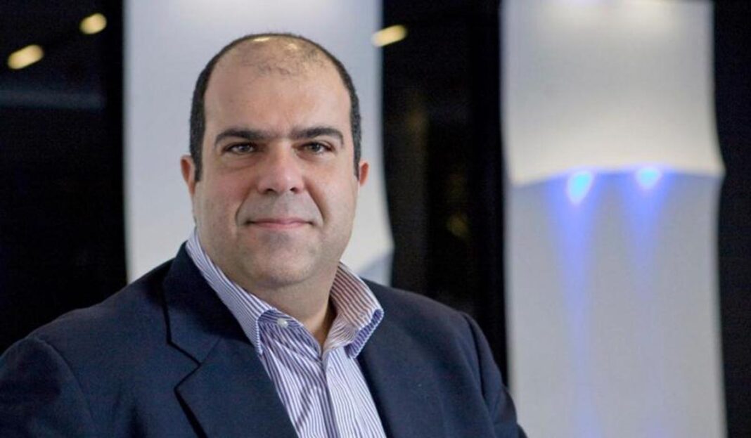 Ο Στέλιος Χατζηιωάννου στηρίζει έμπρακτα 1.100 νοσηλευτές
