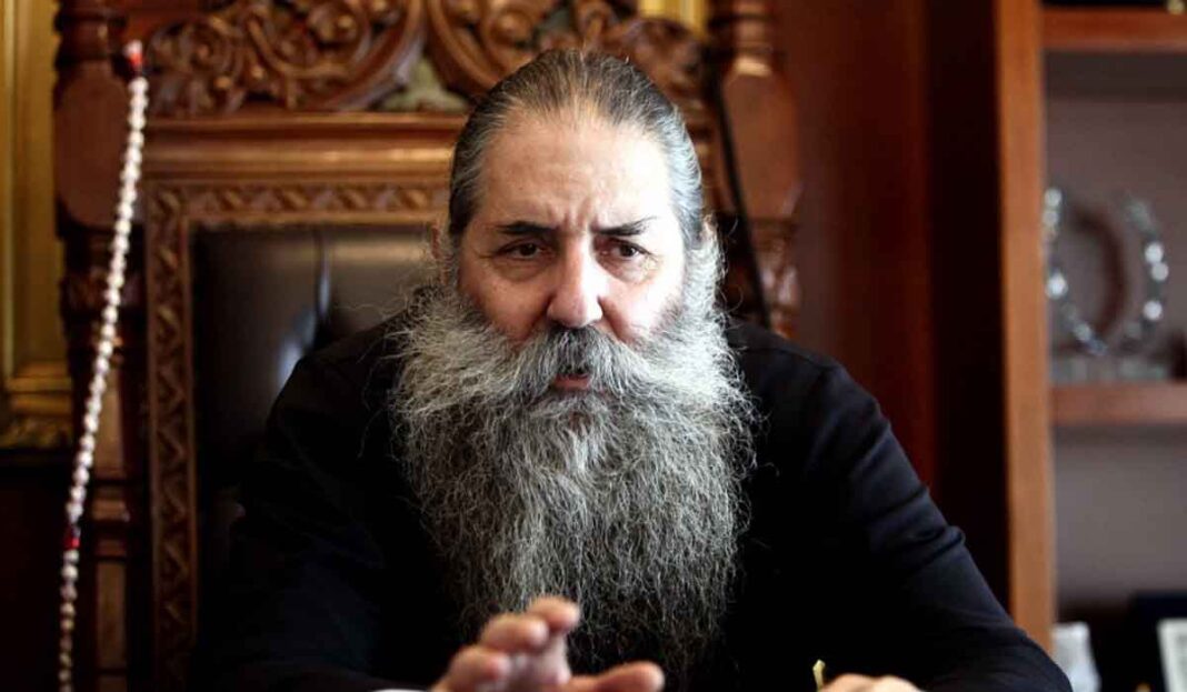 Ναι! Υπάρχουν ομοφυλόφιλοι ιερωμένοι, όπως λέει ο μητροπολίτης Πειραιώς Σεραφείμ (video)