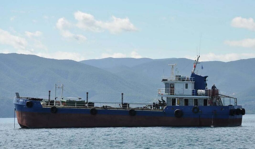 Κραυγή αγωνίας μάνας ναυτικού του δεξαμενόπλοιου που έχει πέσει στα χέρια πειρατών