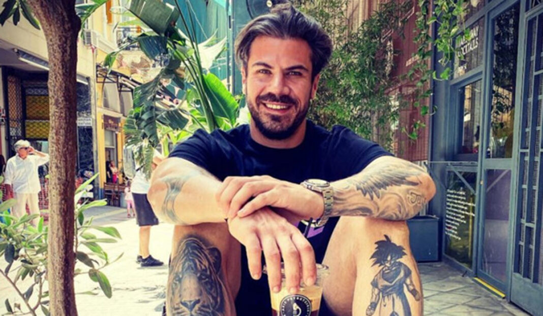 Η απορία του Άκη Πετρετζίκη για το τρέιλερ του MasterChef 5!