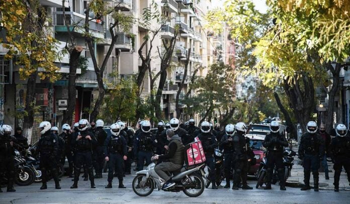 Δρακόντεια μέτρα ασφαλείας απέτρεψαν τα επεισόδια στην επέτειο δολοφονίας του Γρηγορόπουλου (video)