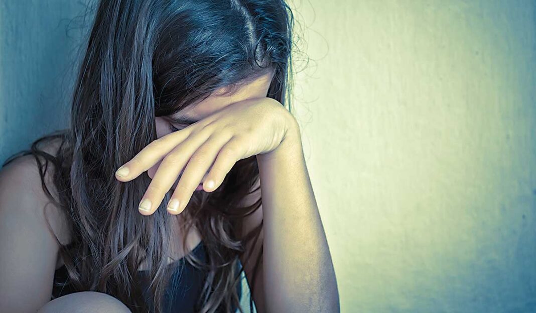Συγκλονίζει η κατάθεση της 14χρονης που κακοποιήθηκε από επτά ανηλίκους