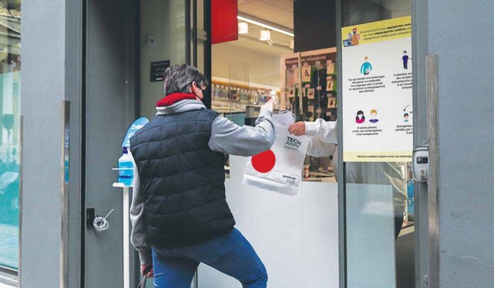 Οι φορείς της αγοράς τονίζουν ότι το «click away» είναι ο θάνατος των μικρών επιχειρήσεων