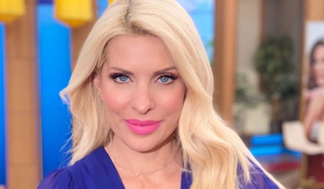 Μπήκε στην κουζίνα η Ελένη Μενεγάκη!