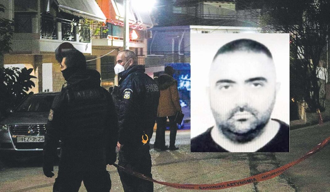 Ο ρόλος και το παρελθόν στη νύχτα του Κώστα Ασημακόπουλου, τον οποίο «καθάρισαν» στην Ηλιούπολη