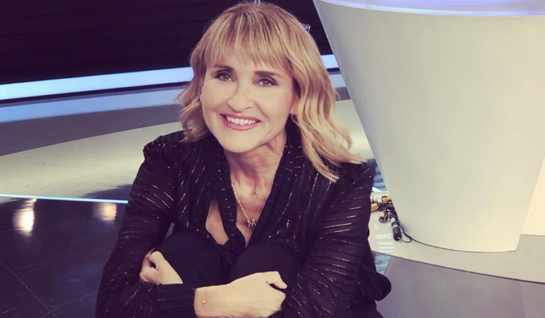 Η Μάρα Ζαχαρέα κάνει γυμναστική στο σπίτι!