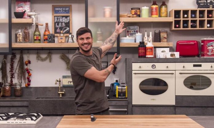 «Kitchen Lab»: Ελληνικό, καλοκαιρινό και παρεΐστικο μενού