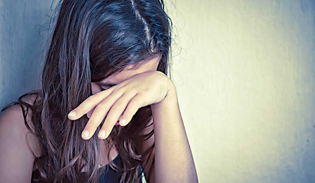 Οργή στην Κάρπαθο για Πακιστανό που διώκεται για βιασμό ανήλικης