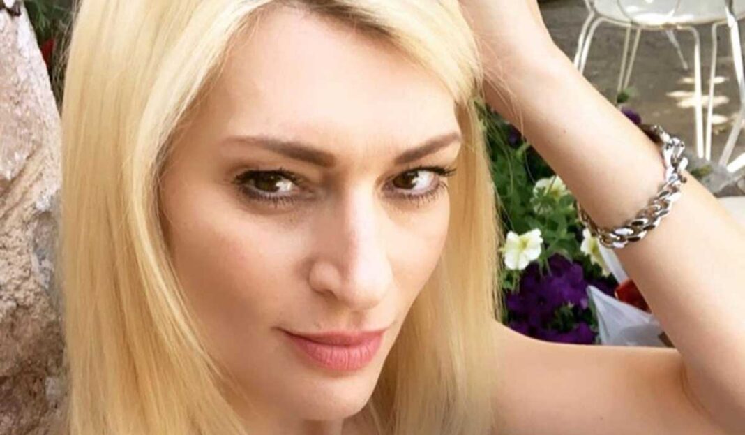 Οι Έλληνες ηθοποιοί δείχνουν την συμπαράστασή τους στη Ζέτα Δούκα μετά την καταγγελία για τη βία που υπέστη από τον Κιμούλη