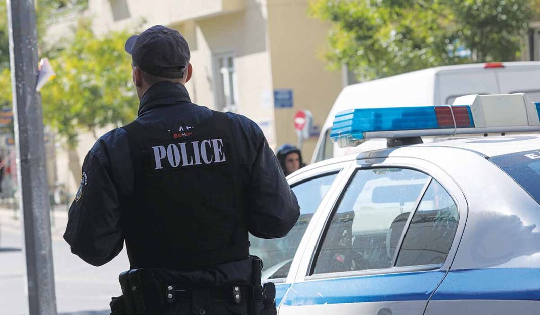 Οι αμούστακοι μαχαιροβγάλτες που σπέρνουν τον τρόμο σε πιτσιρικάδες!