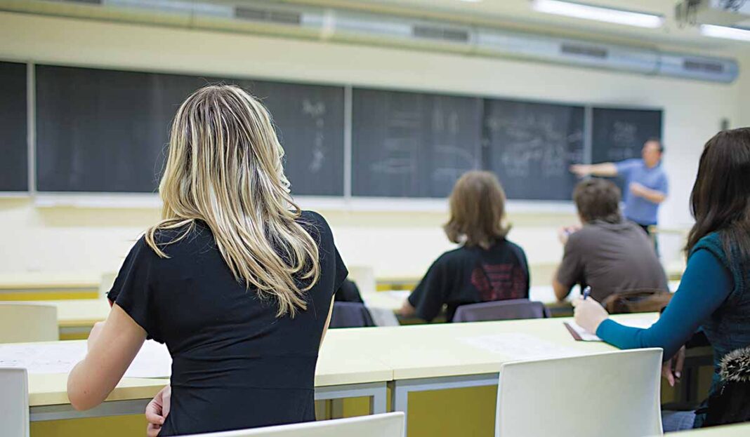 «Βροχή» οι καταγγελίες γυναικών για παρενόχληση από συνταξιούχο (πλέον) καθηγητή του ΑΠΘ