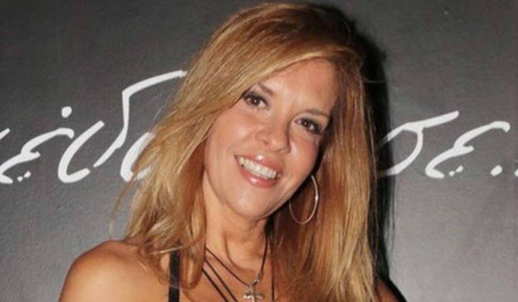 Μαίρη Μηλιαρέση: Παίρνει αντικείμενα από τα σκουπίδια και δημιουργεί έργα τέχνης (video)