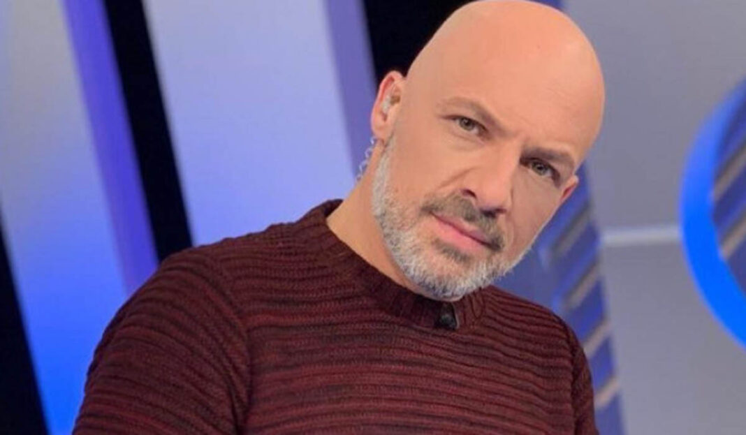 Η απάντηση του Νίκου Μουτσινά για την παραμονή του στον Σκάι! (video)
