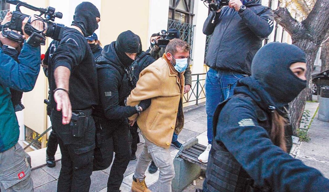 «Είμαι ακόμα ερωτευμένος μαζί της»! Προφυλακίστηκε ο προπονητής της ανήλικης ιστιοπλόου