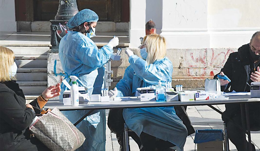 Συναγερμός από τα επτά νέα κρούσματα της βρετανικής μετάλλαξης του κορονοϊού