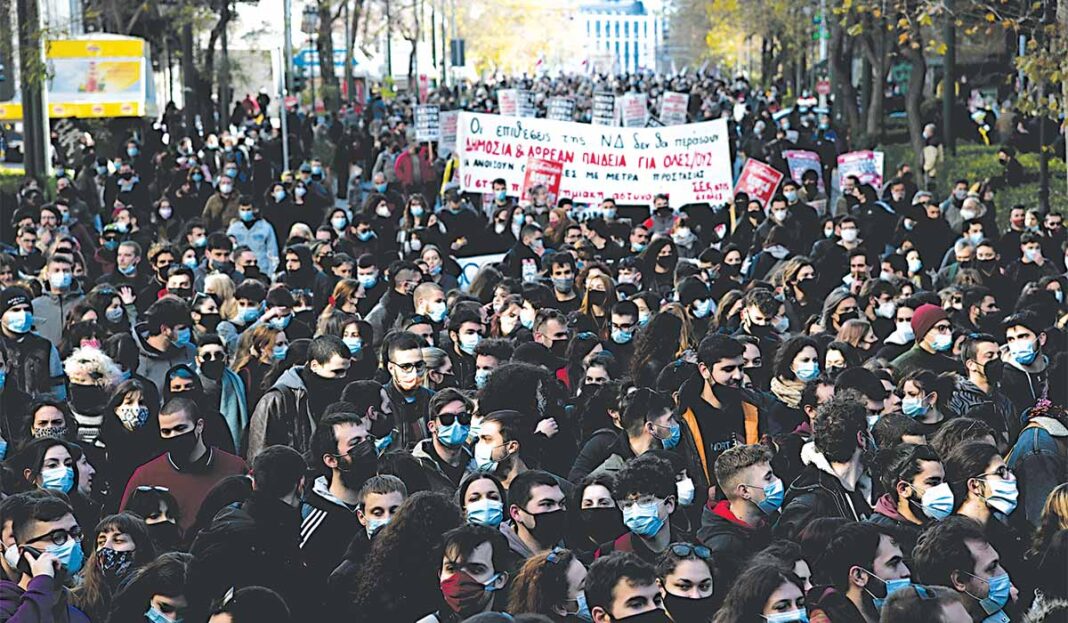 EΛ.ΑΣ. και... (λαο)θάλασσα - Χιλιάδες διαδηλωτές στα πανεκπαιδευτικά συλλαλητήρια