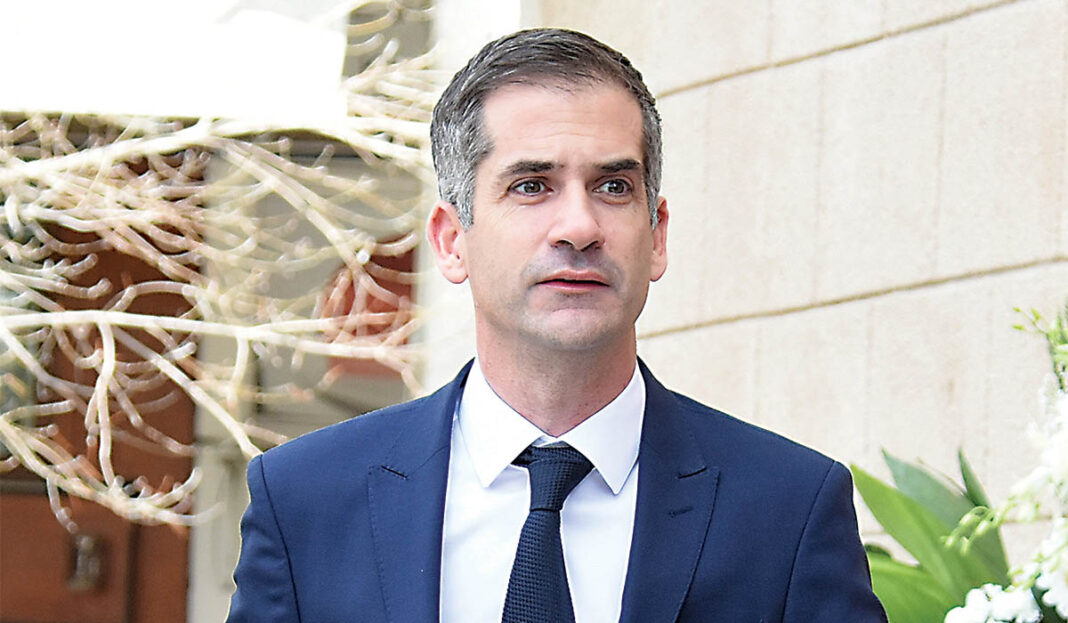 Ο Μπακογιάννης παραδέχτηκε την αποτυχία του στον... μεγάλο περίπατο της «Μήδειας»