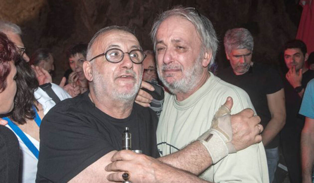 Ανδρέας Μικρούτσικος για τον αδερφό του Θάνο: «Δεν έχω ξεπεράσει την απώλειά του» (video)