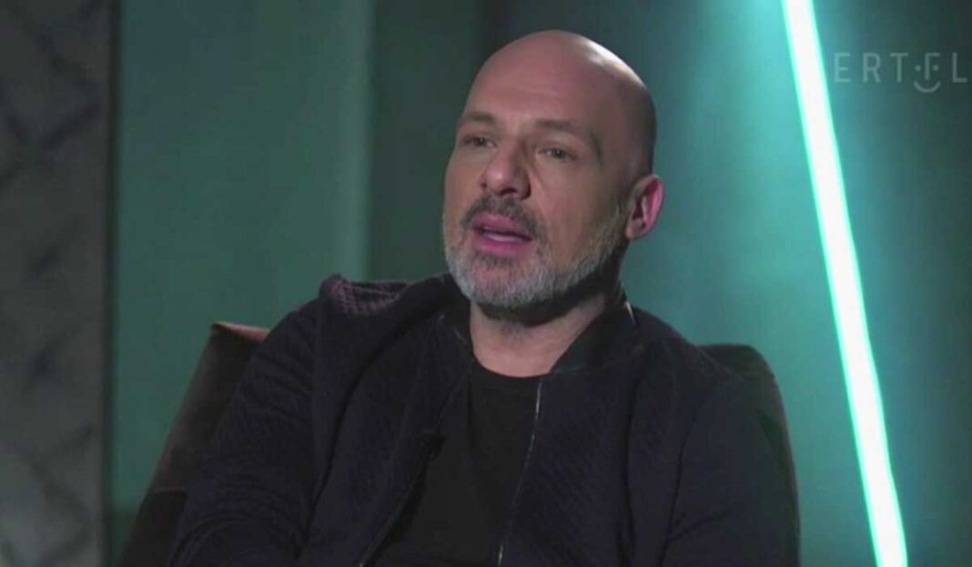 Νίκος Μουτσινάς: «Η ιδανική σχέση υπάρχει και είναι έτσι» (video)