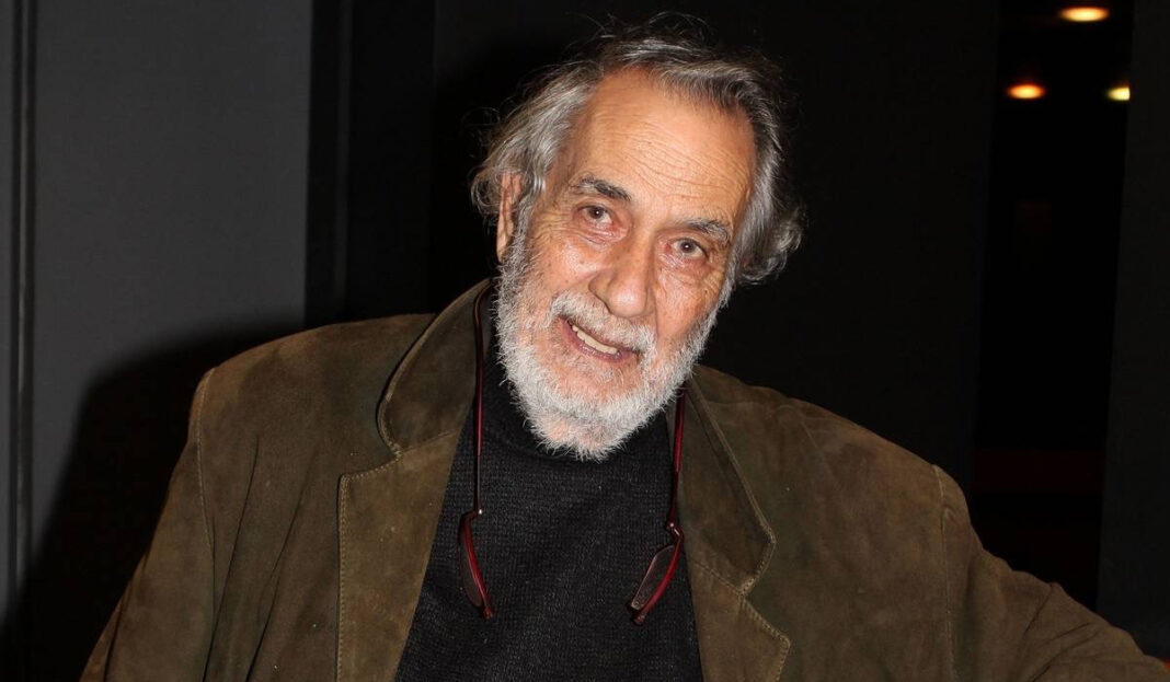 Κώστας Αρζόγλου: «Στην υπόκλιση έφαγα μια αγκωνιά στο στήθος από τον Γιώργο Κιμούλη» (video)