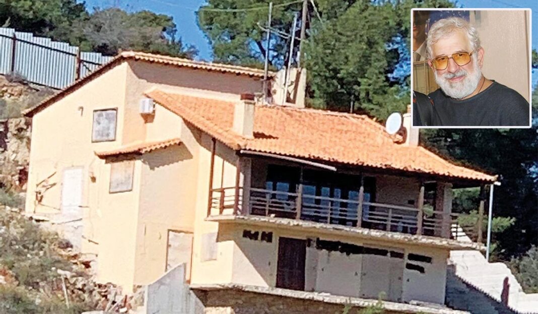 Συνθήματα κατά του Φιλιππίδη στην εξοχική κατοικία του στο Σοφικό