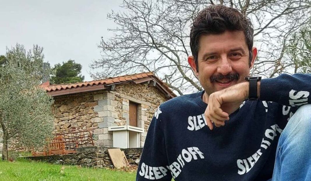 Μιχάλης Οικονόμου: Το παιδί που μεγαλώνει με τον σύντροφό του (video)