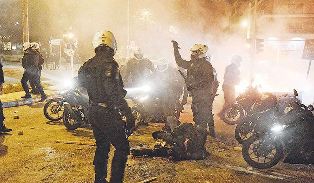 Η ανατριχιαστική κατάθεση του ειδικού φρουρού που ξυλοκοπήθηκε στη Νέα Σμύρνη