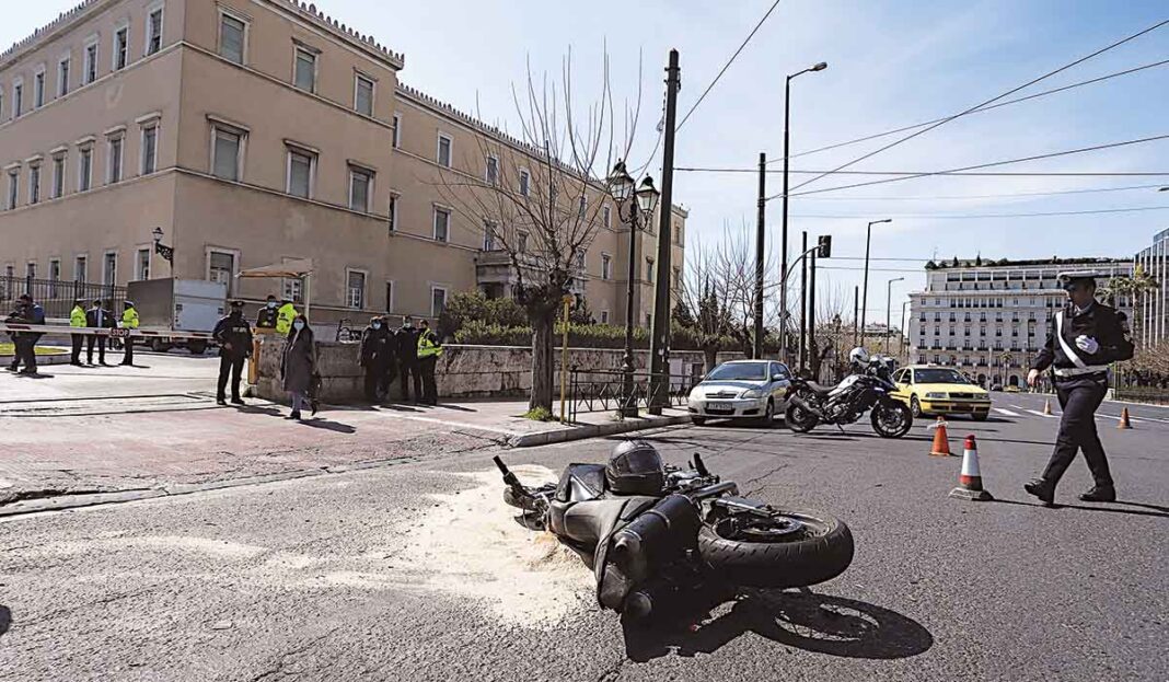 Ερωτήματα και πολλά «γιατί» για τον χαμό του Ιάσονα που «θέρισε» φρουρός της Μπακογιάννη (video)