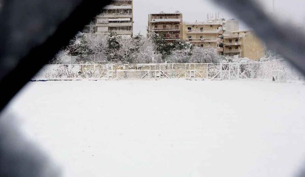 Ραγδαία επιδείνωση του καιρού - Χιόνια μέχρι και στην Αττική