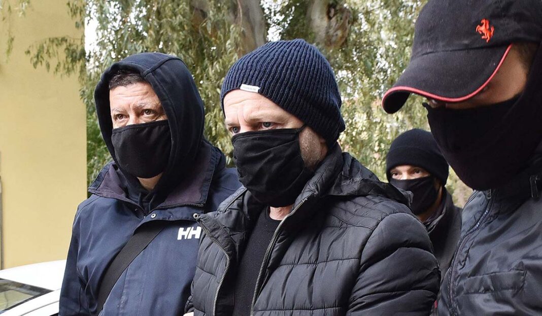 Οι επιστολές πάθους που βρέθηκαν «θαμμένες» στο υπόγειο του Λιγνάδη!