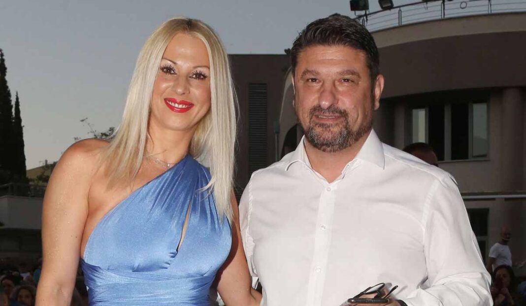Η ερωτική αφιέρωση του Χαρδαλιά στη γυναίκα του για τα γενέθλιά της: «Ζωή μου…»