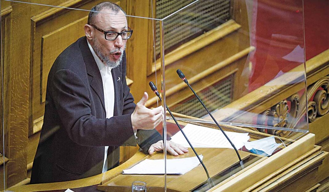 Ο Κλέων Γρηγοριάδης ήξερε τις φαντασιώσεις του Λιγνάδη! «Έχει βουίξει ο τόπος ότι είχε τέτοιες τάσεις»