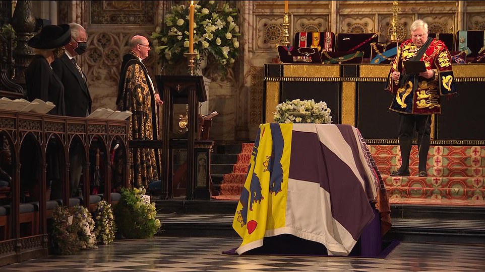 41878048 9481659 Prince Philip s flag draped coffin in the centre of St George s a 428 1618672039519