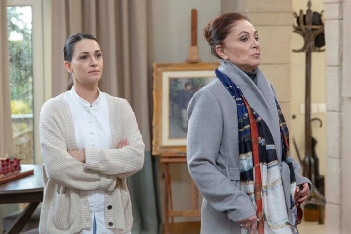 «Αγγελική»: Η Αθηνά αντιμετωπίζει πλέον την Αγγελική σαν εχθρό (video)