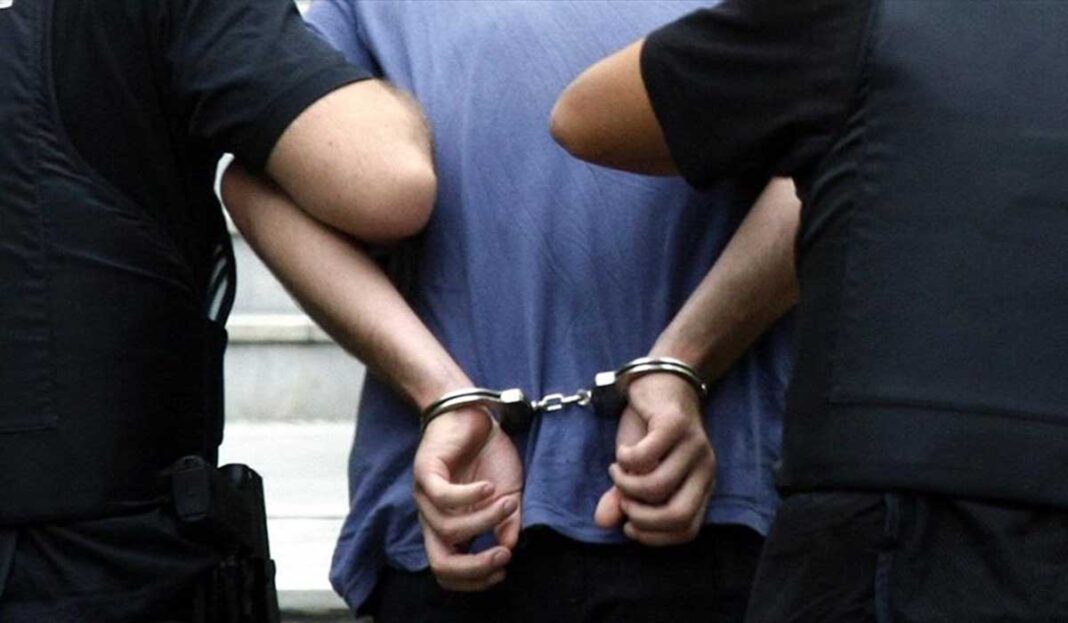 Θεσσαλονίκη: Τεμάχισε και έκαψε τη φίλη του στη σόμπα για τα... λεφτά