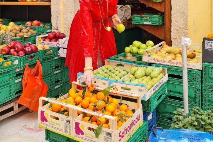 Ποια γνωστή Ελληνίδα της σόουμπιζ πήγε με γκράντε εμφάνιση στο μανάβικο;