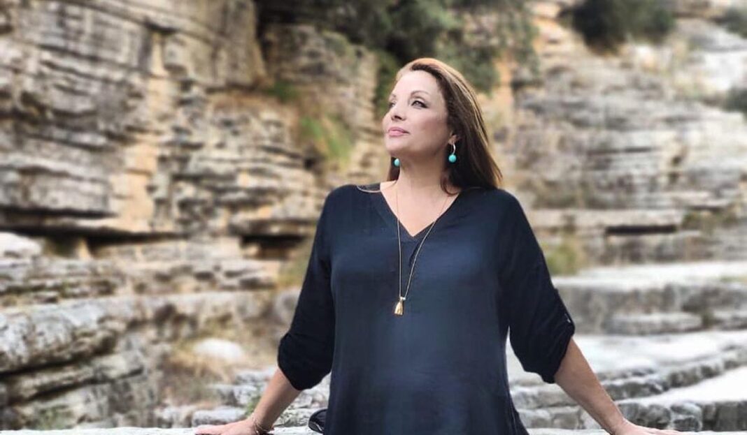 Άντζελα Γκερέκου: Για διαλογισμό στη θάλασσα