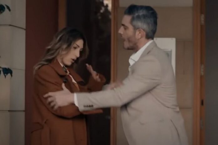 «8 Λέξεις»: Η Ιφιγένεια γνωρίζει τον Άλκη - Απόσπασμα από το αποψινό επεισόδιο