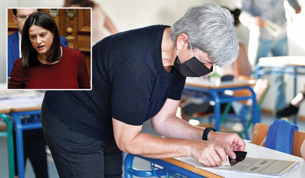 Απολυτήριο με βαθμούς των τετραμήνων - Μέσα Ιουνίου οι πανελλαδικές - Τι θα ισχύσει στα δημοτικά