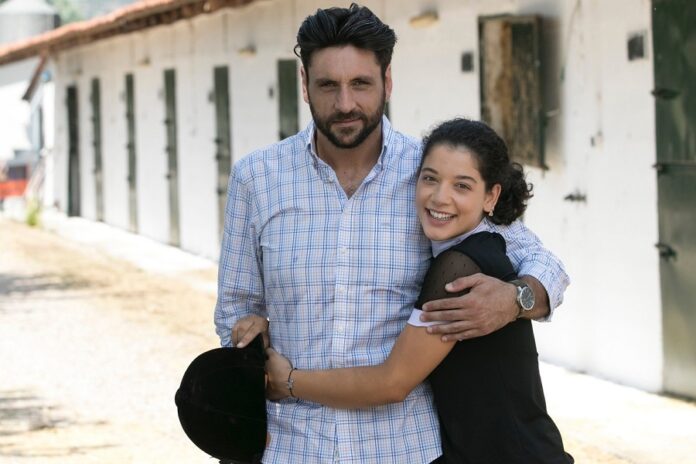 Μαριέλα Δουμπού: Η «Δανάη» της σειράς «Αγγελική» ποζάρει με μπικίνι στην παραλία