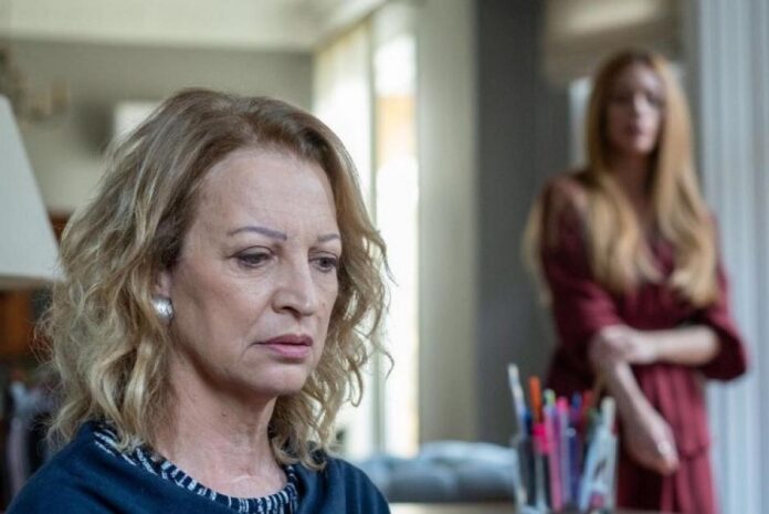 «Έξαψη»: Η Ίριδα καλείται ξανά στο τμήμα, μιας και τα άλλοθι της δεν ήταν έγκυρα