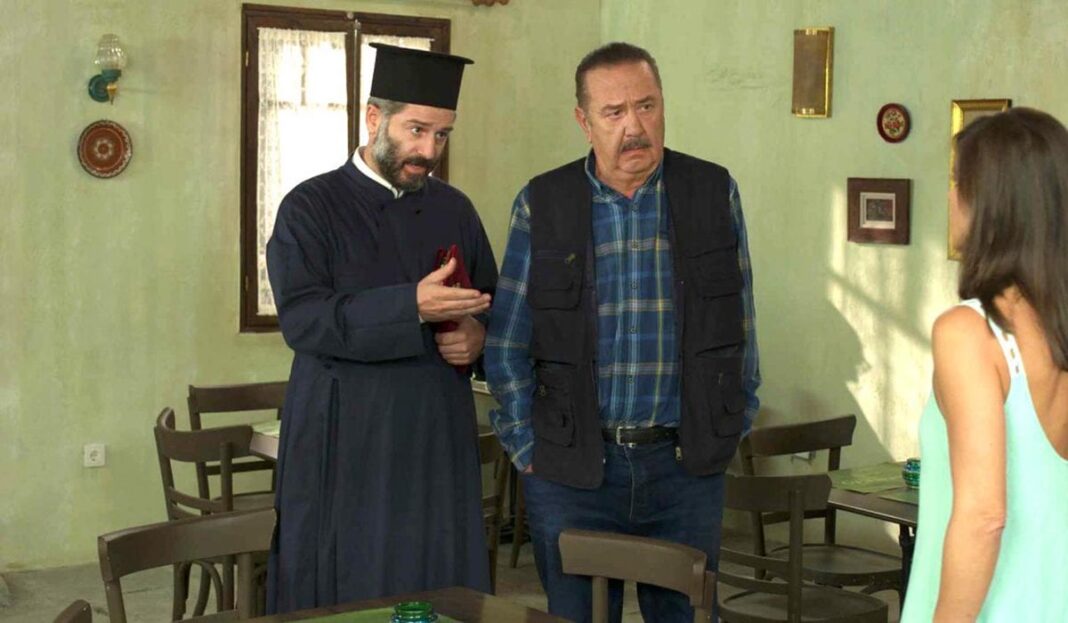 Χαιρετάει (;) τον... Πλάτανο ο Μπουρδούμης