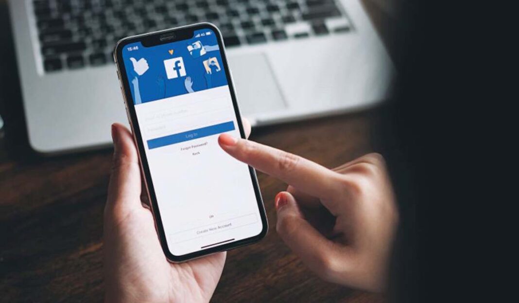 Έπεσε το facebook το βράδυ της Τρίτης - Αδυναμία σύνδεσης για πολλούς χρήστες