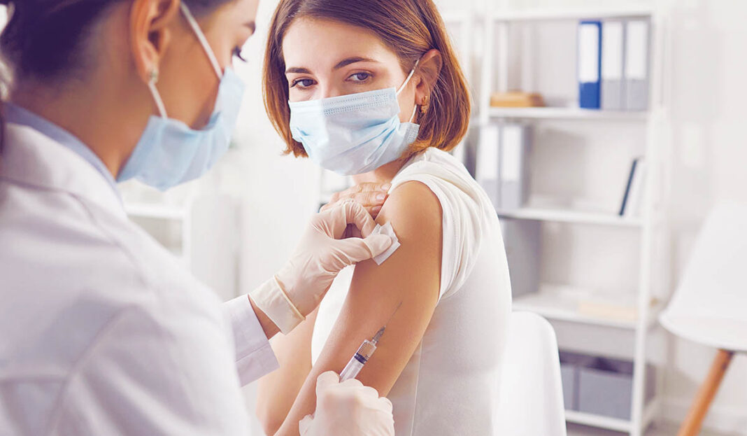 Στο στόχαστρο η AstraZeneca! Τα 2 + 1 σενάρια που εξετάζουν οι ειδικοί