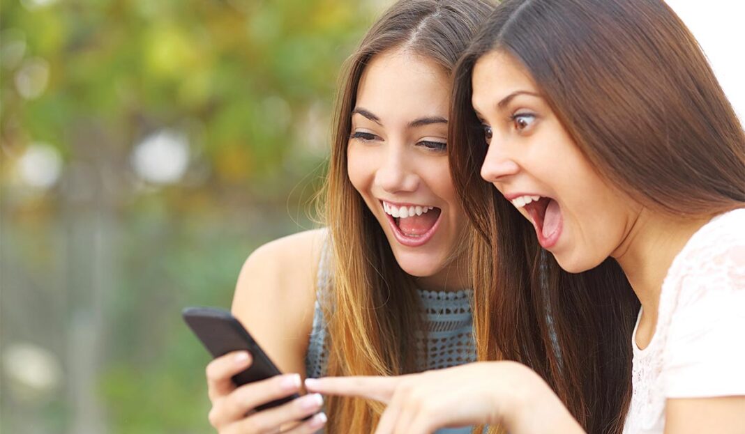 Με sms θα μαθαίνουν οι υποφήφιοι των πανελλαδικών τη βαθμολογία τους και σε ποια σχολή πέρασαν