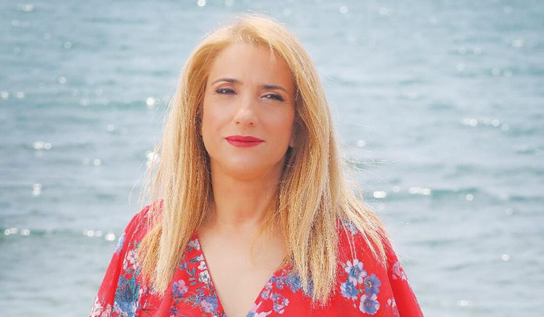 Νάσια Κονιτοπούλου: Η μάχη με την κατάθλιψη και η διαδρομή της στο παραδοσιακό τραγούδι
